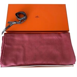 Hermes NWT scarf/ETOLE NEW LIBRIS STOLE CONFETTIS D'EX-LIBRIS CS/POMMETTE